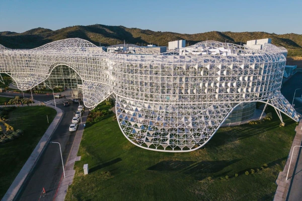 Cómo los hospitales argentinos aplican IA para optimizar resultados - La Nación thumbnail