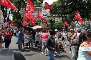 El Frente de Izquierda y de los Trabajadores negocia una alianza electoral con el MST y otras fuerzas