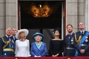 Tanto Meghan como Harry dedicaron alabanzas a la reina Isabel II