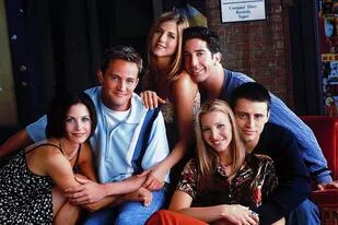 Courteney Cox, Matthew Perry, Jennifer Aniston, David Schwimmer, Matt LeBlanc y Lisa Kudrow, protagonistas de un fenómeno que tuvo 10 temporadas; la serie se estrenó en Warner Channel, el 22 de septiembre de 1994