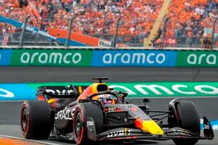 Max Verstappen cumplirá 25 años este viernes y puede festejar el domingo en Singapur como bicampeón de la Fórmula 1.