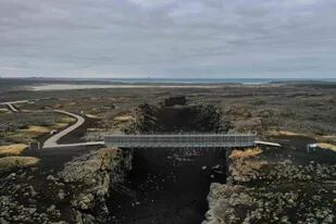 El llamado "puente entre continentes" que atraviesa las placas tectónicas euroasiática y norteamericana