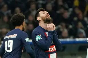 Lionel Messi, con el dolor de la derrota, la eliminación de PSG en la Copa de Francia y en los isquiotibiales