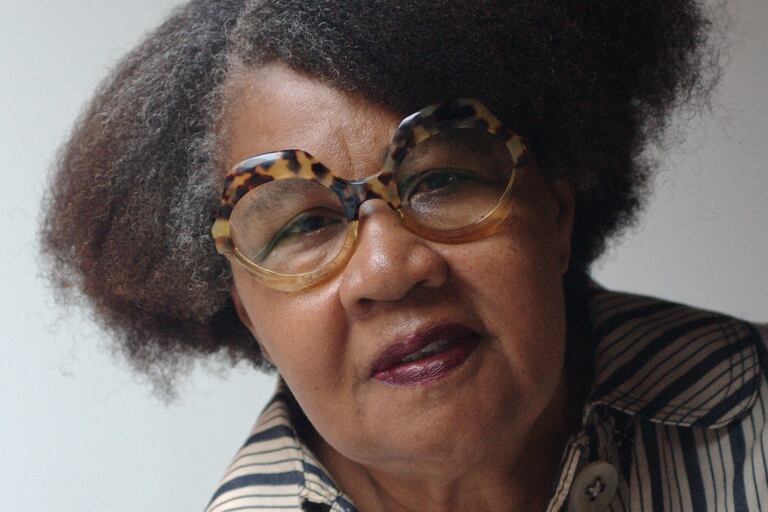 Se reeditará "Autobiografía de mi madre", libro central de una autora casi Nobel, Jamaica Kincaid