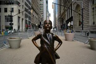 La niña enfrentada al toro de Wall Street, un símbolo feminista