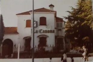 Esta era la fachada de La Casona, el mítico boliche de Lanús.