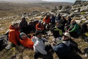 Veteranos de Malvinas e investigadores participaron de una campaña arqueológica con fines terapéuticos