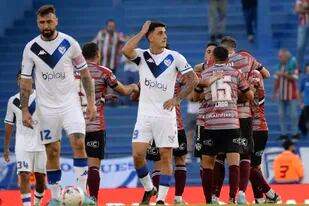 Central Córdoba le ganó a Vélez y desnudó la crisis futbolística en el equipo de Liniers