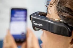 Las lentes inteligentes creadas por el ingeniero en sistemas de información Lucas Sala promueven la autonomía de las personas con seria disminución visual