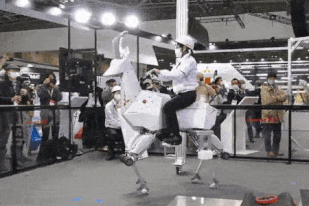 Bex es una cabra robot capaz de transportar personas creada en Japón
