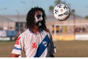 Darío Dubois jugaba con la cara pintada de Kiss para exigir mejores condiciones en el fútbol del ascenso     Foto: Twitter @mundoascenso