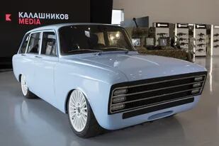 La respuesta de Kalashnikov a Tesla se inspira en un hatchback soviético de los años 70