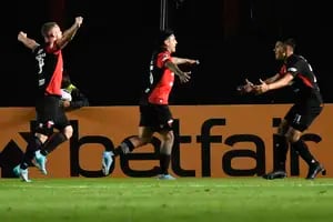 Facundo Farías apareció y Colón volvió a ganar en la Copa Libertadores