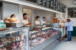 El consumo de carne, uno de los productos emblema para los argentinos, no para de caer: está en 47 kilos per cápita, el nivel más bajo de la historia
