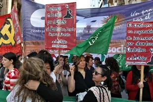 Una marcha a favor del aborto en Argentina