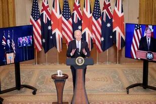 Biden presentó la nueva alianza con los líderes británico y australiano conectados por videoconferencia.