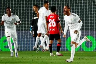Sergio ramos anotó un golazo para poner el 2 a 0 de Real Madrid
