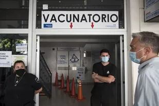 Un centro de vacunación contra el coronavirus en Santa Fe, una de las provincias argentinas que cuenta con la localización de estas postas sanitarias en Google Maps