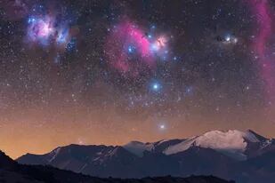 La imagen fue tomada desde el Complejo Astronómico El Leoncito y el fotógrafo Nicolás Tabbush estuvo 9 noches para captar el cielo en contraste con las montañas