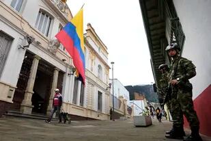 Colombia va hoy a las urnas con Gustavo Petro como favorito, según las encuestas. (AP Photo/Fernando Vergara)
