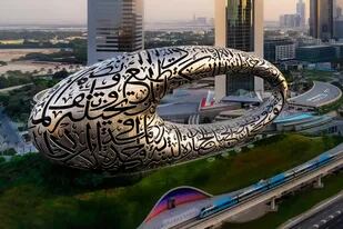 Se dieron a conocer las primeras imágenes del Museo del Futuro de Killa Design en Dubái tras su inauguración