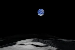 Visión de la Tierra desde el polo sur de la Luna