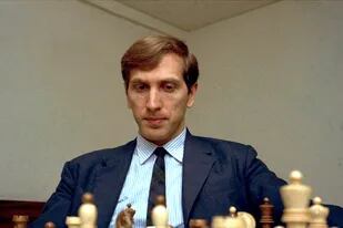 Bobby Fischer en agosto de 1971, antes del match con Spassky; un joven desafiante, incomprendido e incomprensible; uno de los mayores genios de la historia del ajedrez y símbolo de la Guerra Fría