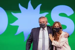 El presidente Alberto Fernández y Victoria Tolosa Paz en el cierre de campaña por la provincia de Buenos Aires
