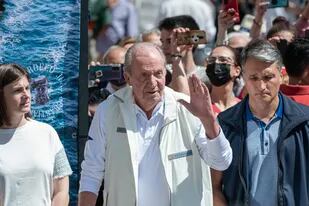 A lo largo de los años, Juan Carlos se vio involucrado en distintos casos de corrupción y denuncias por caza furtiva (Photo by BRAIS LORENZO / AFP)