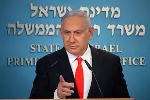 El primer ministro israelí Benjamin Netanyahu dijo que espera reabrir completamente el país para abril y vacunar a toda la población adulta israelí para fines de marzo