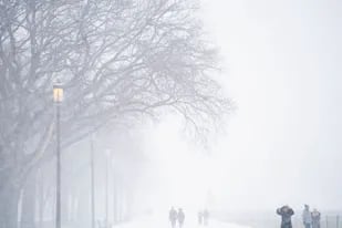 ARCHIVO. Este fin de semana nuevamente Estados Unidos será golpeado por la nieve, bajas temperaturas y fuertes vientos. Este será el segundo "ciclón bomba" de enero, que se suma a otras tormentas de nieve que han afectado al país,  como esta ocurrida el 16 de enero en Washington. (Photo by Stefani Reynolds / AFP)