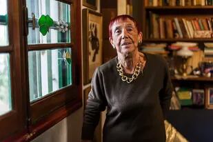 La escritora Angélica Gorodischer en su casa en un barrio de la zona sur de Rosario