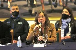 Sabina Frederic se alineó con la postura de Alberto Fernández: "Las tomas de tierras son ilegales"