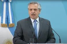 Alberto Fernández evitó hablar del avión varado, pero un ministro afirma que "está preocupado"