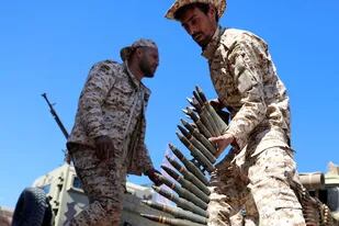 Miembros de las milicias de Misrata, sostén fundamental del gobierno de unidad