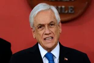 Sebastián Piñera, en el palacio presidencial de La Moneda, en Santiago, ayer, al declarar el estado de emergencia en el sur del país