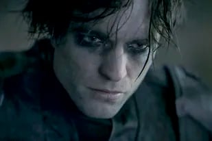 Robert Pattinson interpreta al Caballero Oscuro en The Batman, la película de Matt Reeves que se estrenará en 2022