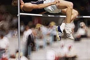 Dick Fosbury y un salto que lo llevaría a la gloria, en los Juegos Olímpicos de México 68, donde conquistó la medalla dorada