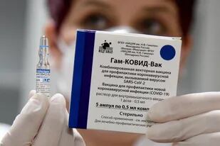 Hungría se distanció de la Unión Europea y aprobó la vacuna rusa contra el coronnavirus, la Sputnik V