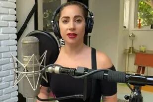 Lady Gaga interpretó un cover de Smile