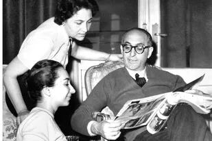 Frondizi con su esposa, Elena Faggionato, y su hija Elena, en los años 50