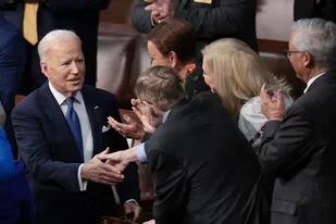 El presidente de los Estados Unidos, Joe Biden, llega para dar el discurso sobre el estado de la Unión durante una sesión conjunta del Congreso en la Cámara de Representantes del Capitolio de los Estados Unidos