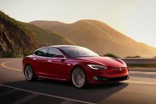 Los modelos eléctricos de Tesla tienen un diseño tradicional, que a su vez es replicado por competidores como Ford en su Mustang eléctrico