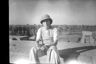 Rosenvasser en Egipto durante un viaje de estudios, en la década del 50