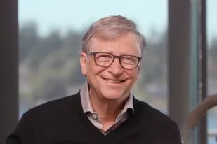 Bill Gates se vacunó contra el coronavirus y agradeció a los científicos.