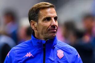 Gonzalo Quesada cumplió dos muy malas campañas como entrenador de Stade Français y ya suena una dupla técnica como posible reemplazante.