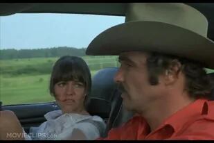 Sally Field y Burt Reynolds en Dos pícaros con suerte