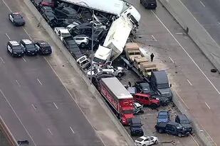 El choque masivo en la autopista interestatal 35W en Fort Worth, Texas