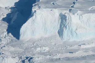 El glaciar Thwaites, en la Antártida, es actualmente responsable de aproximadamente el 4% del aumento del nivel del mar a nivel mundial