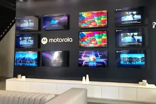 Motorola presentó sus dos tiendas en Palermo Soho y Unicenter, donde ofrecerá su línea de teléfonos y accesorios junto a su flamante línea de televisores con Android